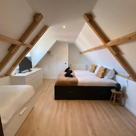 The Island Life House 2 *