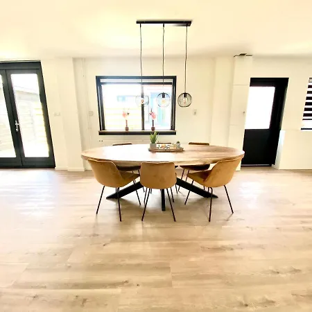 The Island Life House 2 *