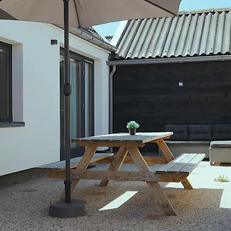 The Island Life House 2 *